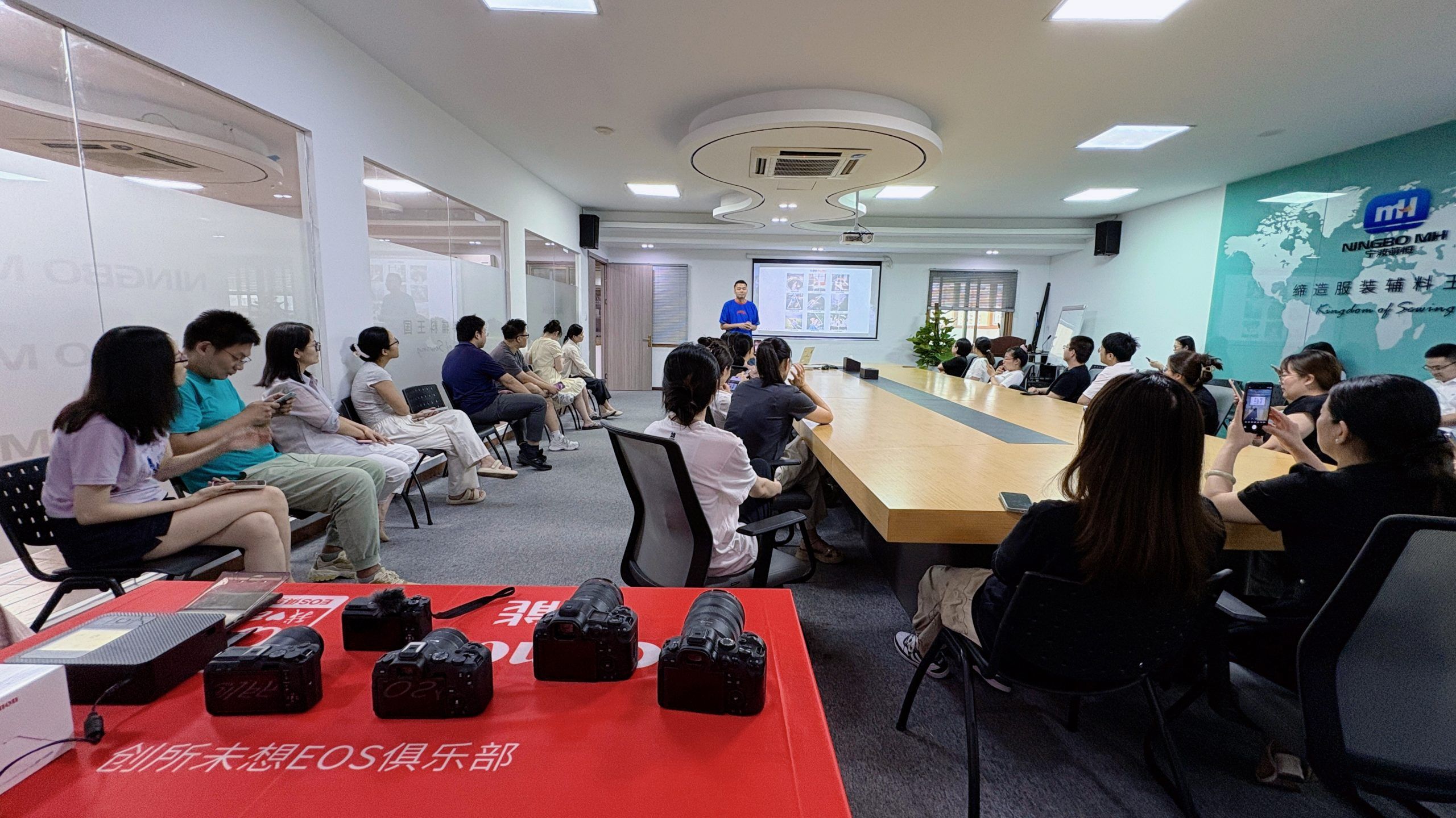 萌恒午校開課啦 | 首期手機(jī)攝影課解鎖隨手大片新技能