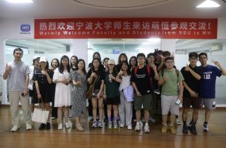 校企合作 共贏未來(lái) | 寧波大學(xué)師生來(lái)訪(fǎng)國(guó)貿(mào)參觀交流