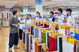 深化校企交流 共筑人才基石 | 浙大寧理師生走訪國貿(mào)開展暑期實踐