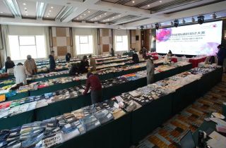 萌恒抽紗研發(fā)設(shè)計“浮世浪漫”面料喜獲第49屆中國流行面料優(yōu)秀獎